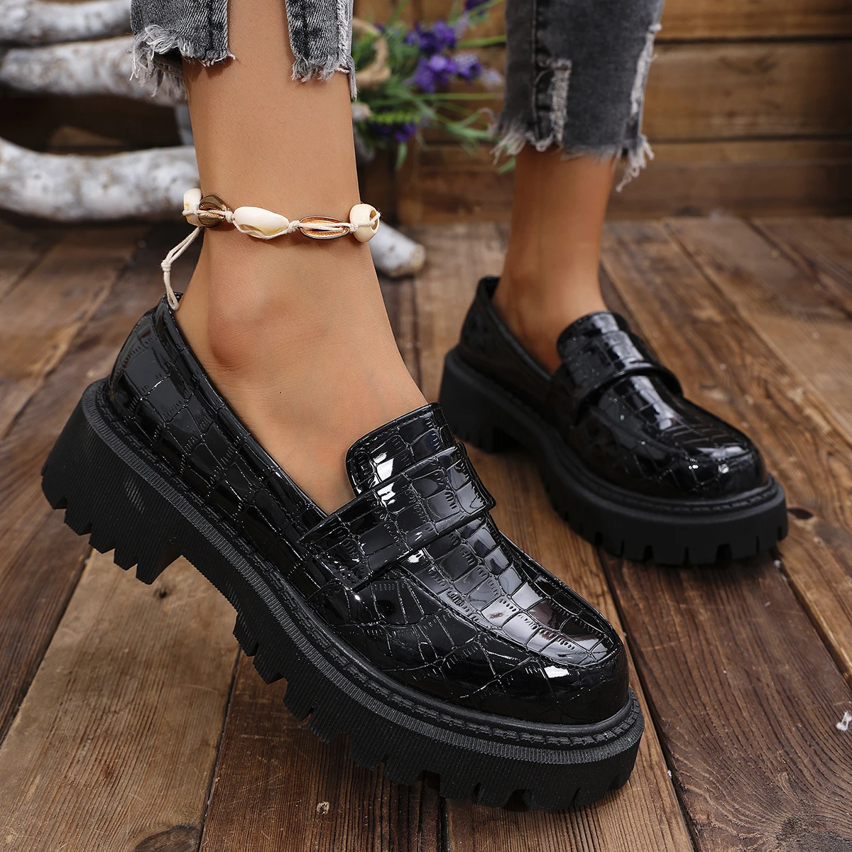 

New Casual Platform Loafers Woman 2026 British Style Black Brown PU Leather Shoes for Women Comfort Slip on Flats Plus Size 43