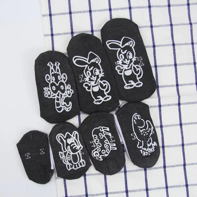 【BS】1 Pair Kids Cotton Crew Socks Cute Cartoon Patterns Soft Breathable Fabric Perfect For Daily Wear School Playtime