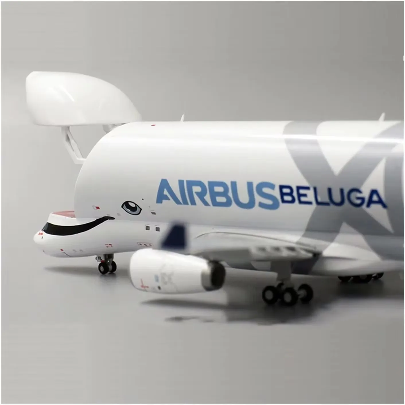 1:150 Scale Large Model Airplane 42CM Airbus Beluga A300-600ST Plane Models Diecast Transport Airplanes for Collection or Gift