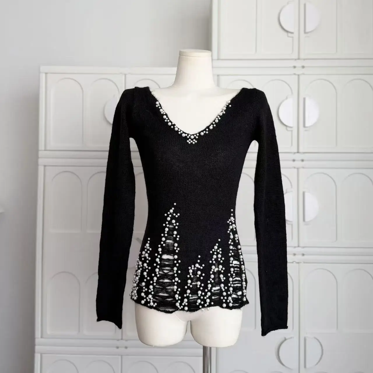 

Black Long Sleeve Knitted V Neck Pullovers Women Autumn Winter New Heavy Beaded Hollow Out Base Sweater Beautiful Tops F335