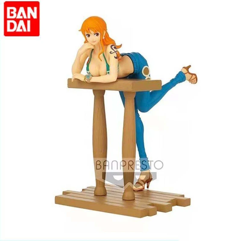 Original Auf Lager BANDAI BANPRESTO GRANDLINE JOURNEY Nami Liegen Haltung Desktop Ornamente Anime Figur Nudel Stopper Figur