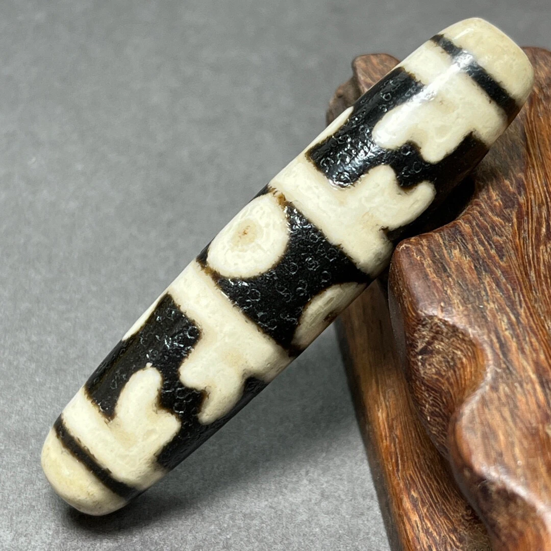 Tibetan weathered pulp old dzi beads high oil agate lotus master magic tool dzi beads pendant men's and women's Buddha beads nec