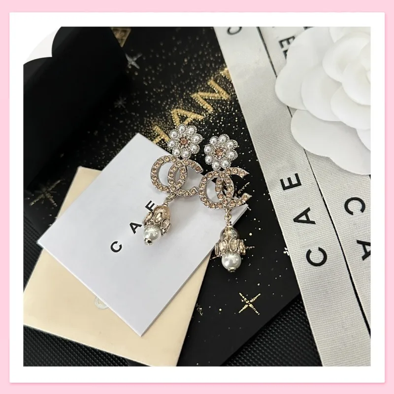 

New Diamond-encrusted Long Xiaoxiang Flower Water Drop Earrings, Simple Classic Super Fairy Sweet Personality Fashion Temperamen