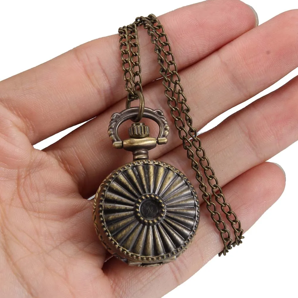 Women Men Quartz Pocket Watch Pumpkin Texture Carved Case with Chain LL@17