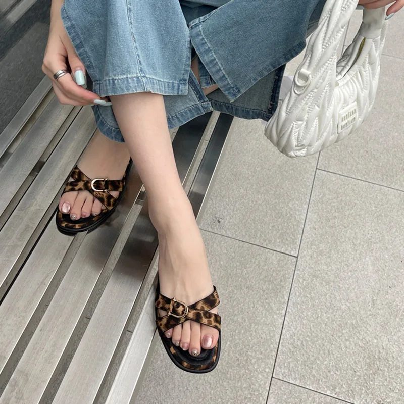 2024 Summer New Brand Women Slipper Fashion Slipper Leopard Print Flip Flops Flat Heel Outdoor Dress Vaction Casual Flip Flops