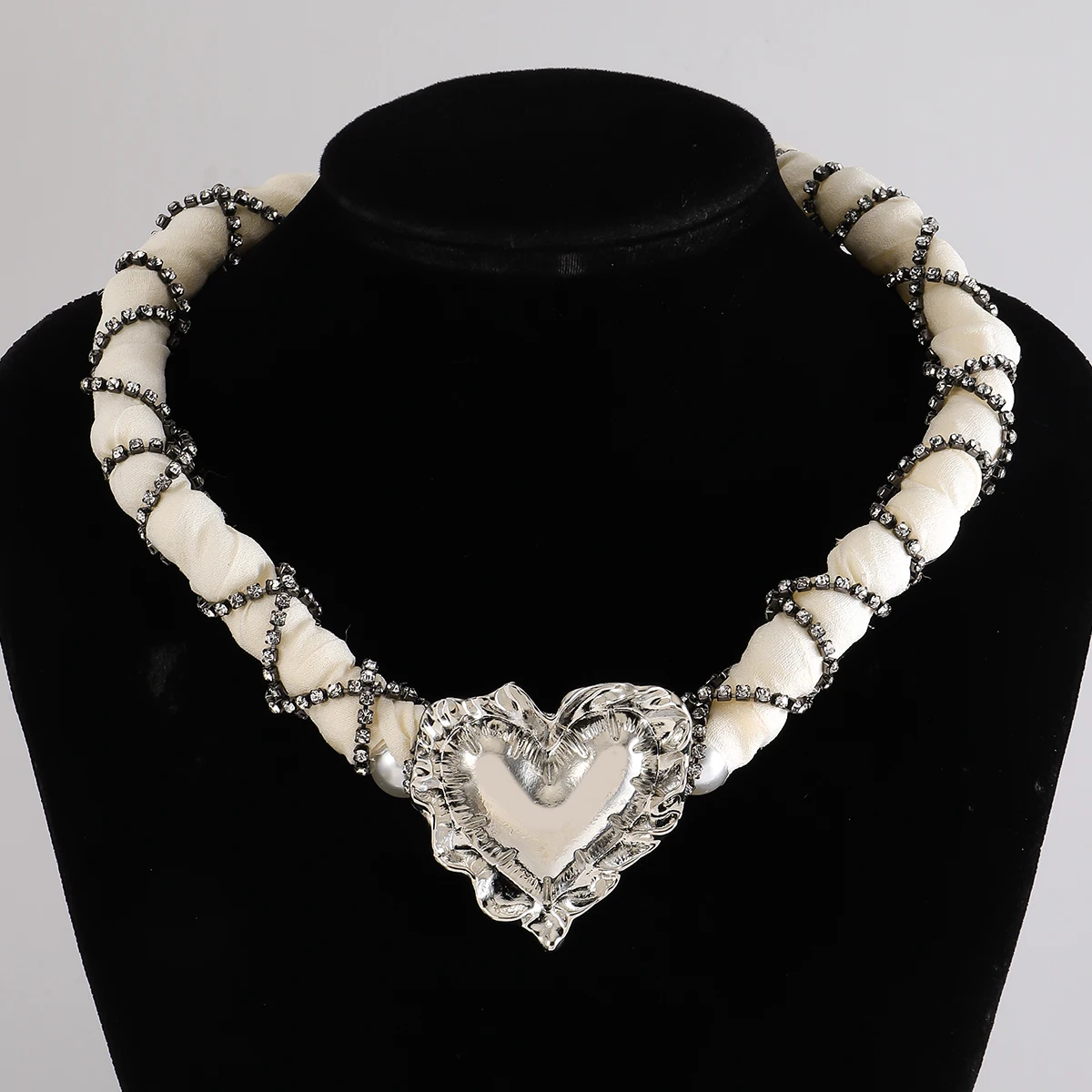 ZAA Pearl Jewel Heart Neckalce Elegant Yarn Rhinestone Choker Necklace For Women Simple Textured Party Accessory Friends Gifts