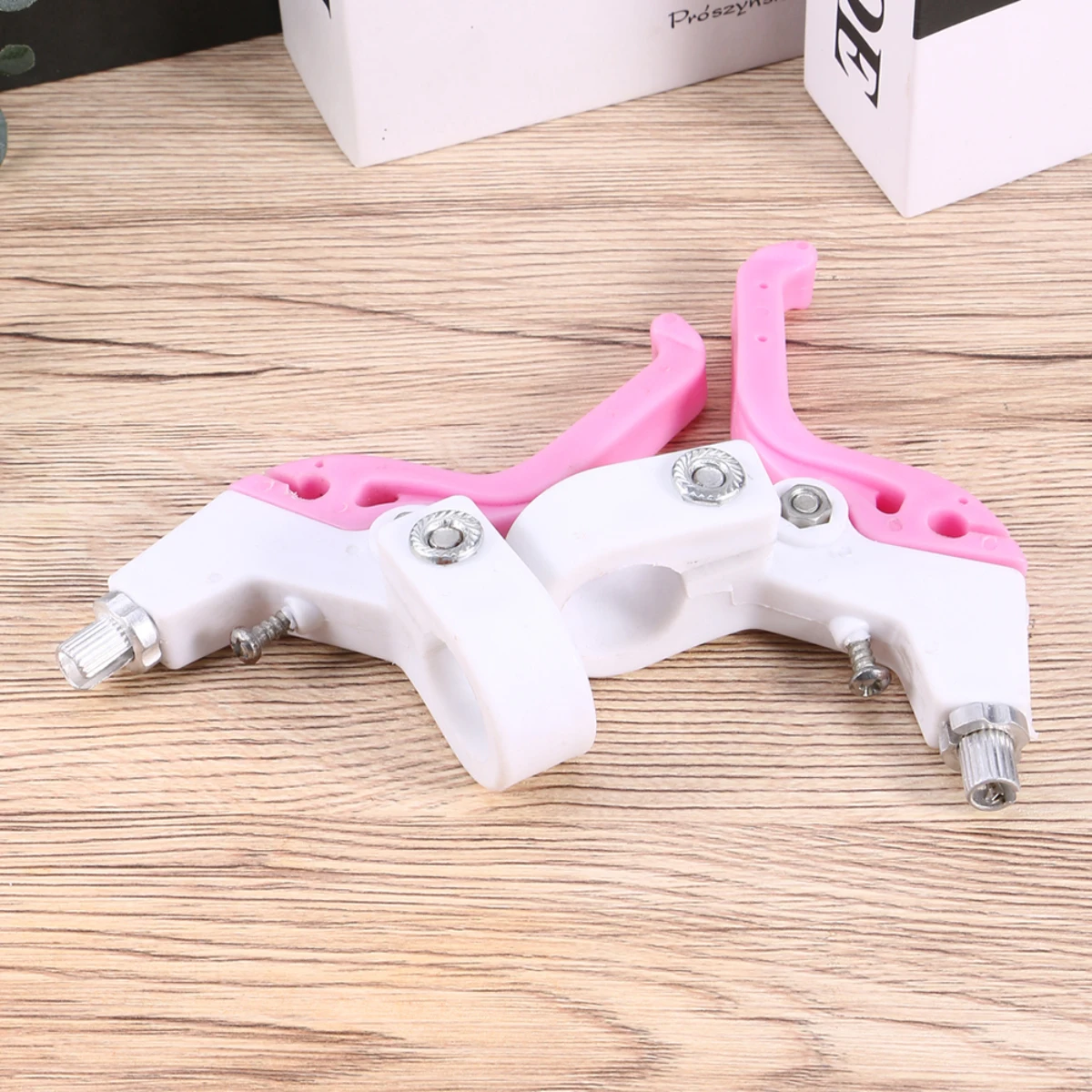 

1 Pair Bike Brake Levers Universal Brake Handles For 2.2Cm Handlebar Cycling Parts Accessories (Pink)