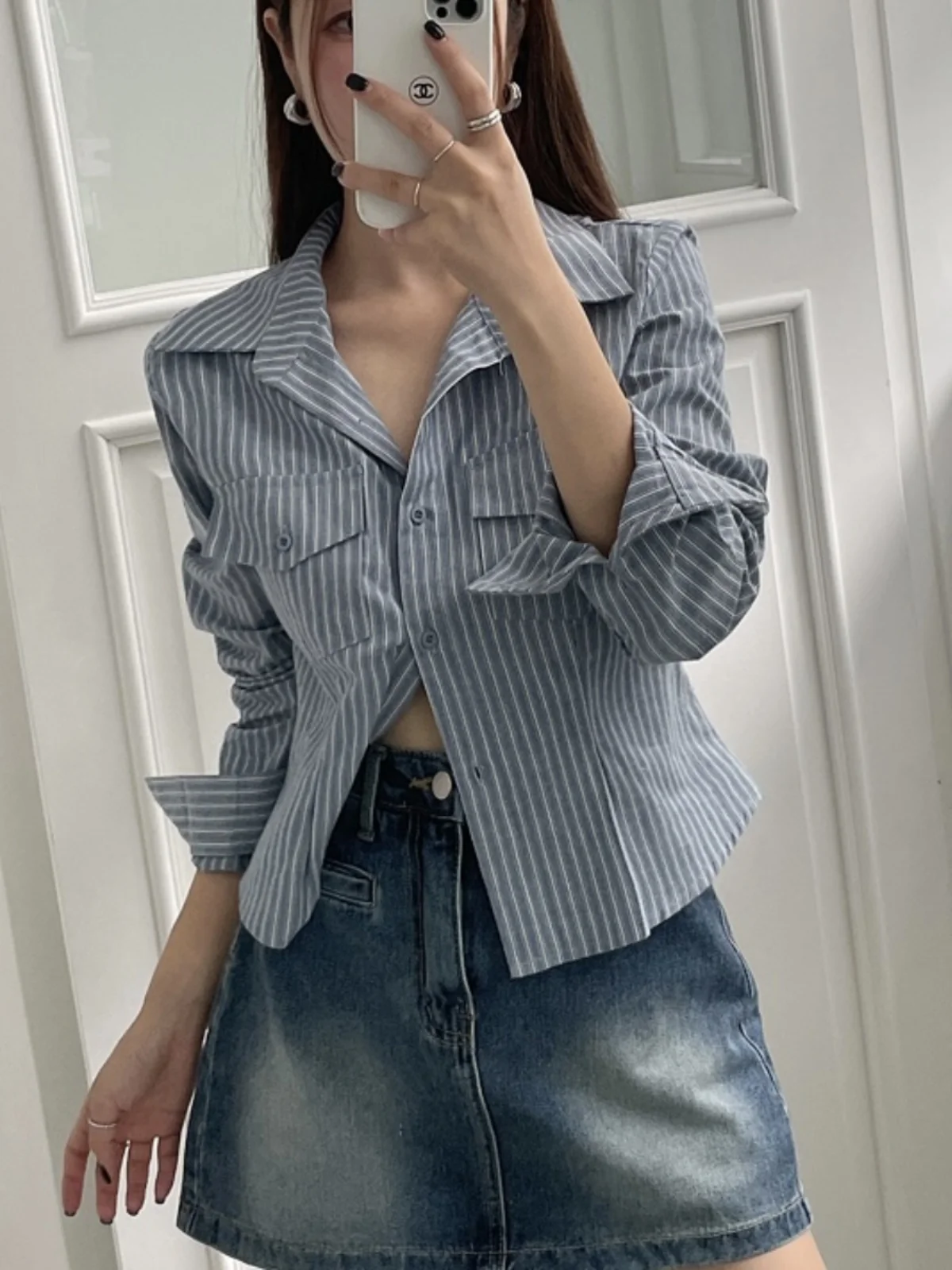 レトロなストライプ柄のウエストシェイプ女性用シャツ、ショートデザイン、折り返し襟、長袖、春のファッショントップス、韓国風、スリムフィット