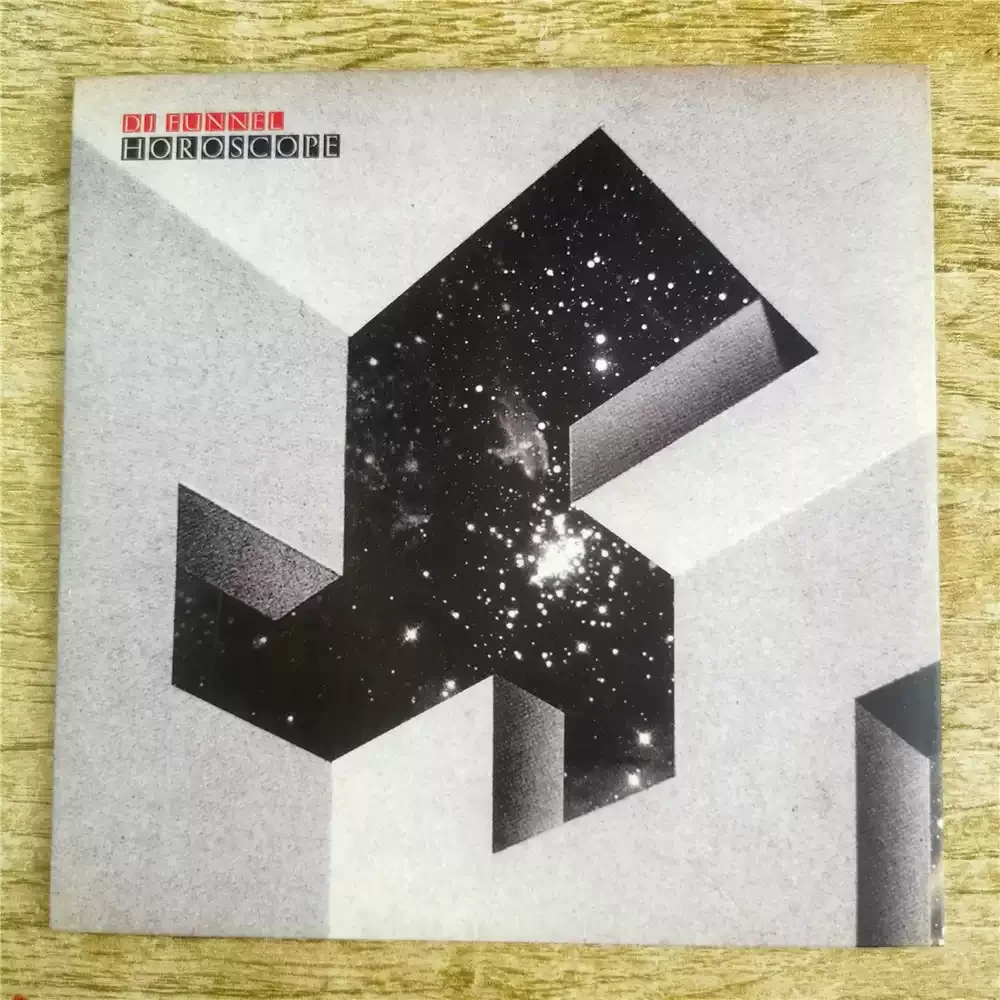 

CD DJ Funnel Horocope Это промо-компьютер, ориентированный на диджей диджей, смотровые пути от разнообразных художников левого поля для клубных/радионых игр.