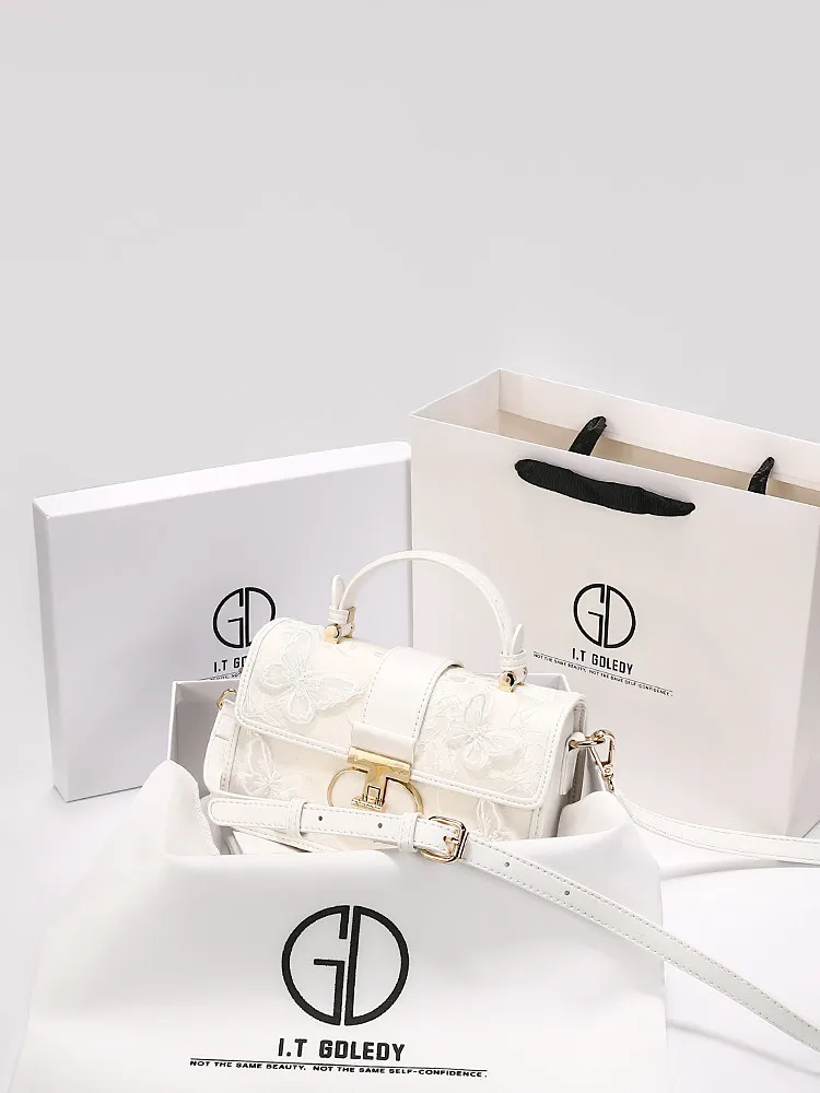 

Elegant and Luxury Handheld Box Bag with Delicate Lace Butterfly and High Quality Metal 2026 Women's New Fashion Crossbody Bag