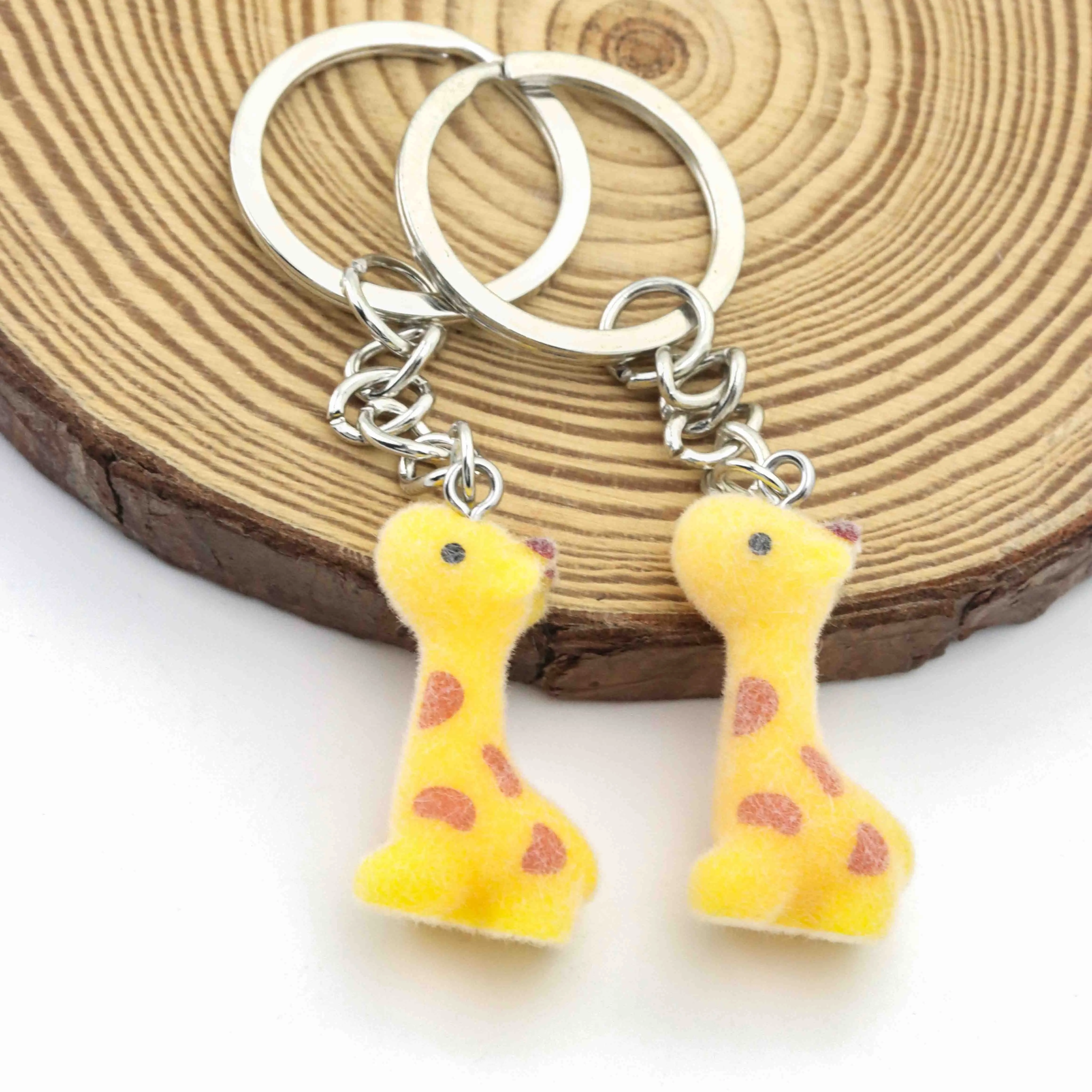 

10pcs Flocking Resin Cartoon Creative Diy Giraffe Key Chain Pendant For Mobile Phone Bags Desktop Ornaments Accessories