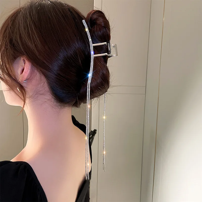 

Brand New Pearl Rhinestone Long Tassel Pendant Grab Clip Ladies Back Head Shark Clip Creative Wedding Hairpin Hair Accessories
