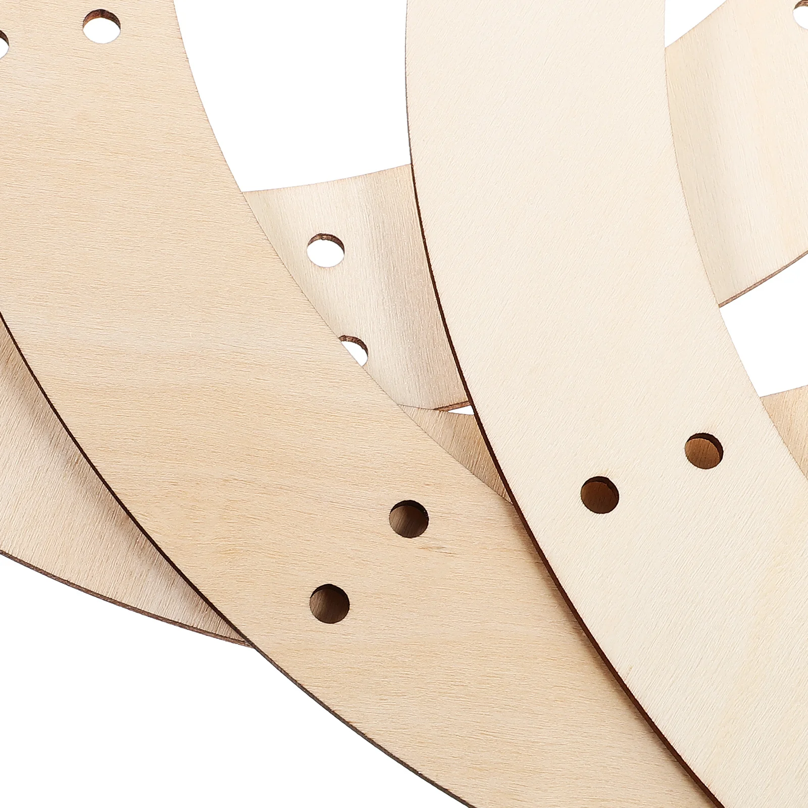 

6Pcs Round Wood Wreath Frames Handmade Wreath Making Rings for Indoor Outdoor Decoration Wood Rings for Crafts