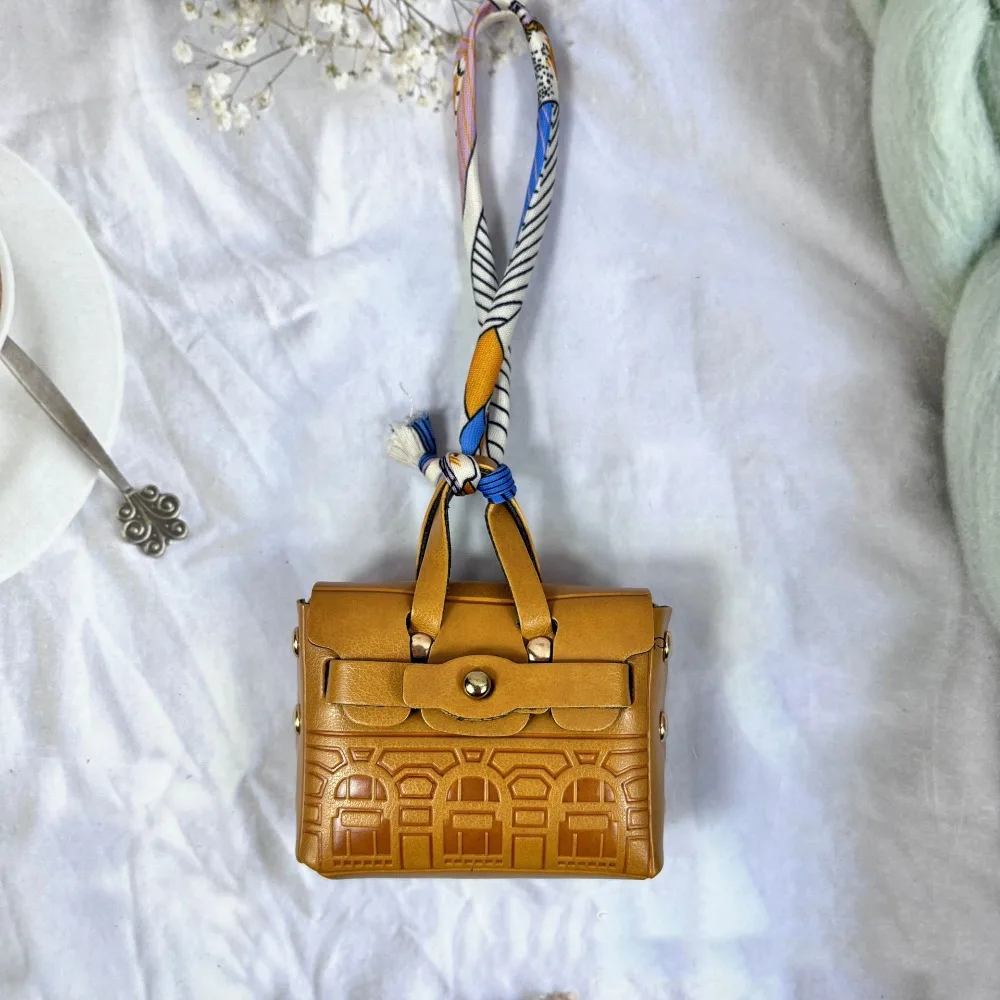 

Coin Purse House-shaped Mini Earphone Bag Handheld Portable Leather Coin Small Bag Bag Charm Hand Rope Luxury Handbag Keychain