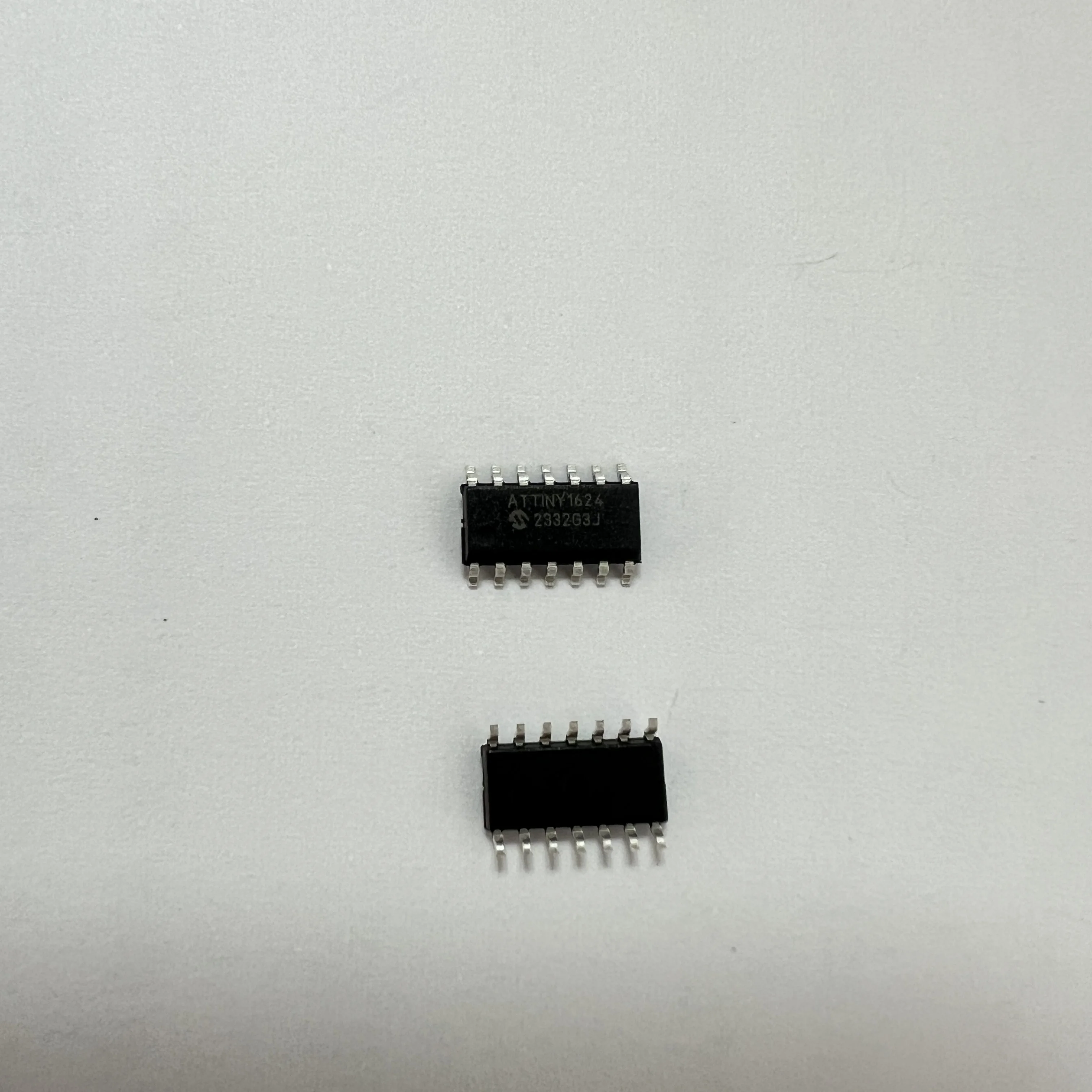 3PCS/LOT ATTINY1624-SSU (Microcontroller Units)