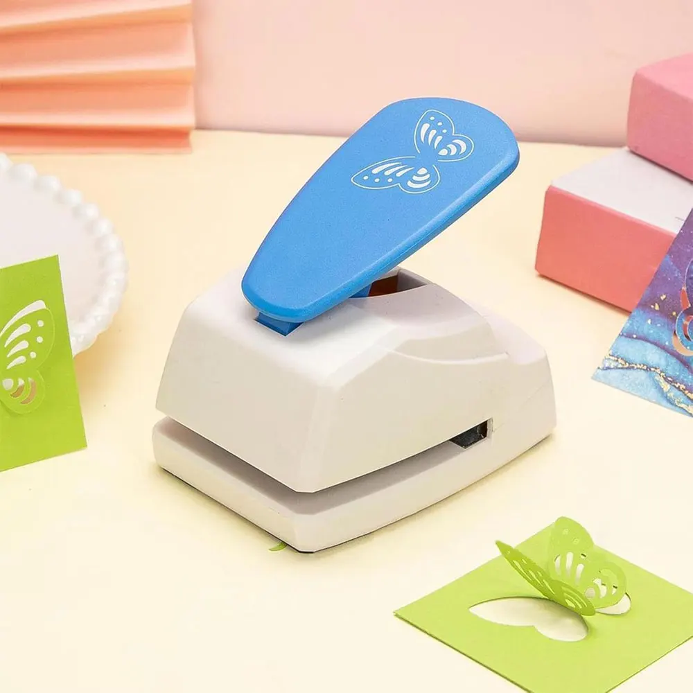 Butterfly-shaped handmade hole punch, paper hole punch, suitable for paper crafts, card making, and gift labels (random color).