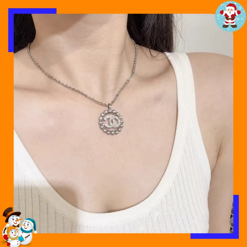 Xiaoxiang Hollow Round Cake Diamond Pendant Necklace Fashion Temperament Celebrity Retro Round Letter Necklace Tide