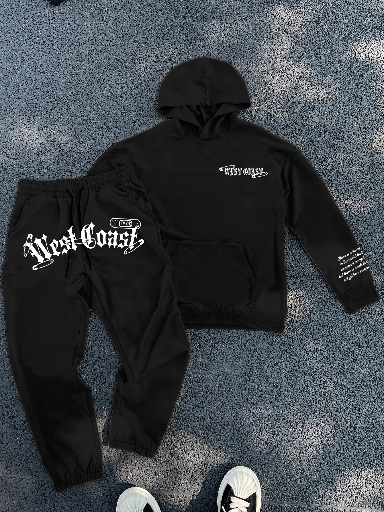 

The new men's hoodie set for Spring and Autumn 2025 is comfortable soft casual and fashionable with letter prints