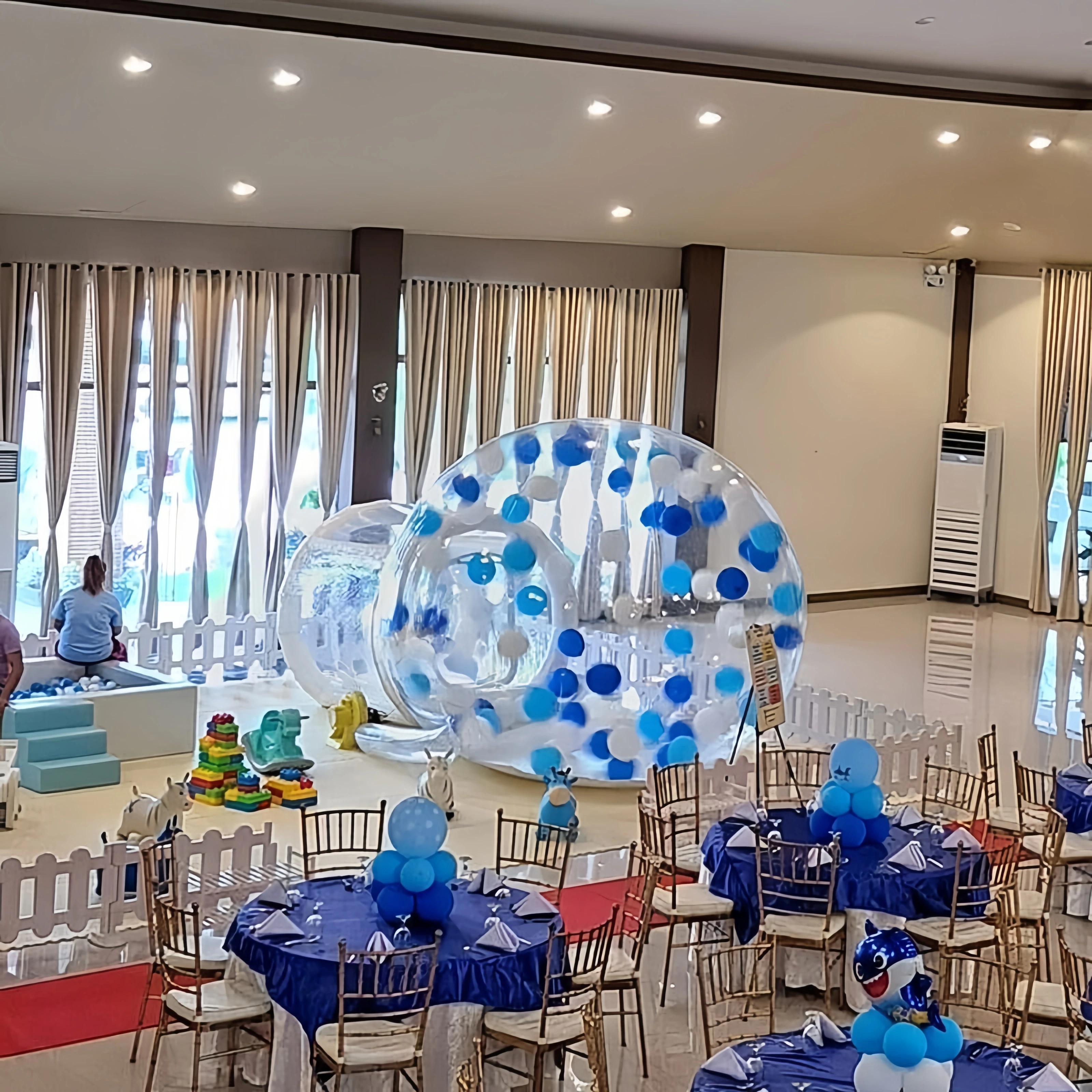 บ้านลมเป่าลมทรงโดมใสพร้อมแทรมโพลีนและเครื่องเป่าลม ขายตรงจากโรงงาน ผลิตจากวัสดุ PVC