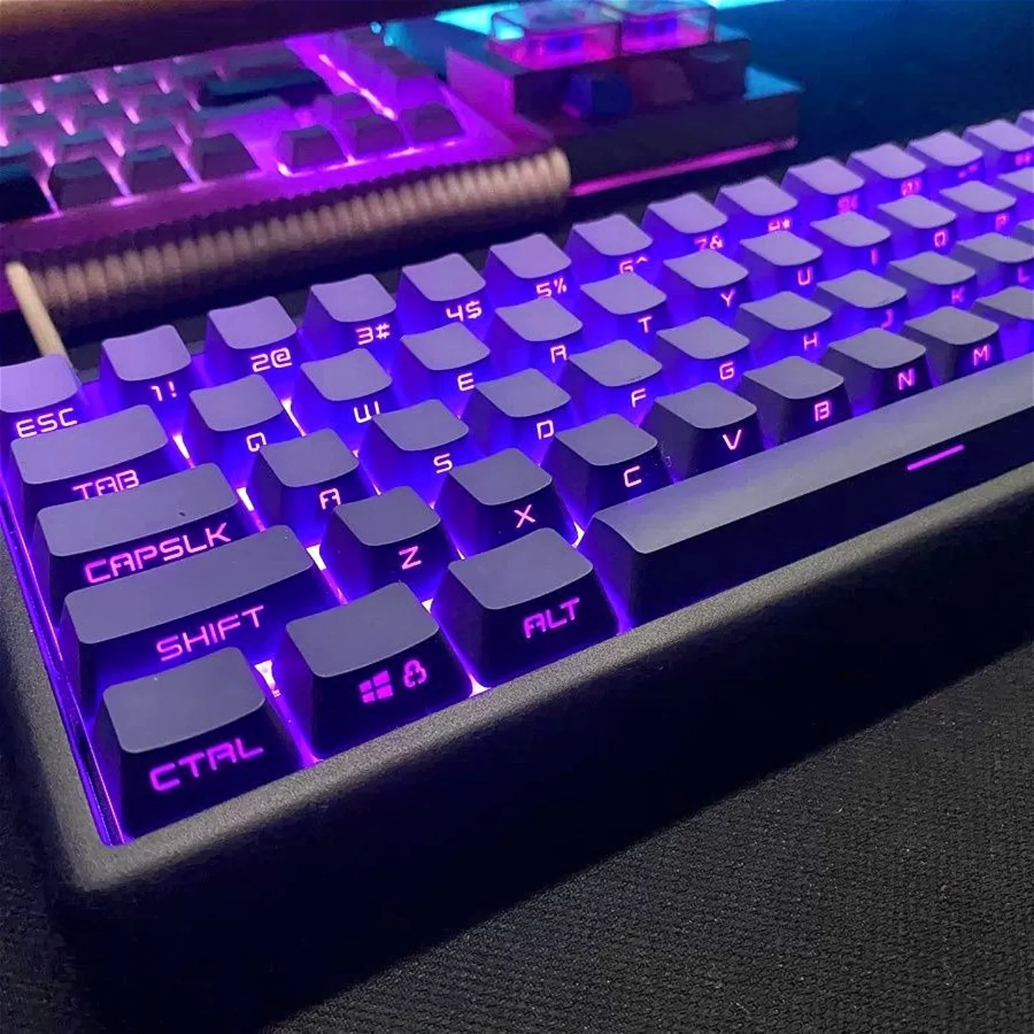 

Gradient Color, Side Engraved Translucent OEM Keycap PBT 130 Key, MX Switch 60/84/98/108 Gaming Mechanical Keyboard