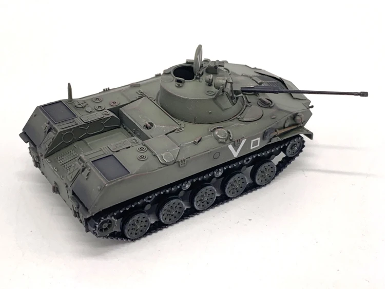 Fine 1/72 Russian BMD2 infantry combat vehicle model  Practical coating  Finished product collection model