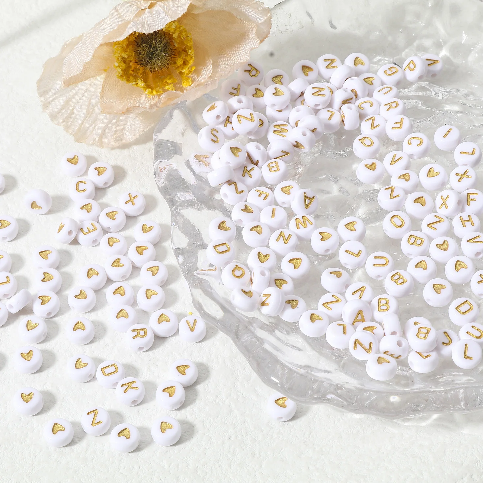 

300pcs 7mm Acrylic Beads Flat Round Capital Letter Message " A-Z " Golden Enamel Spacer Beads For DIY Jewelry Making Findings