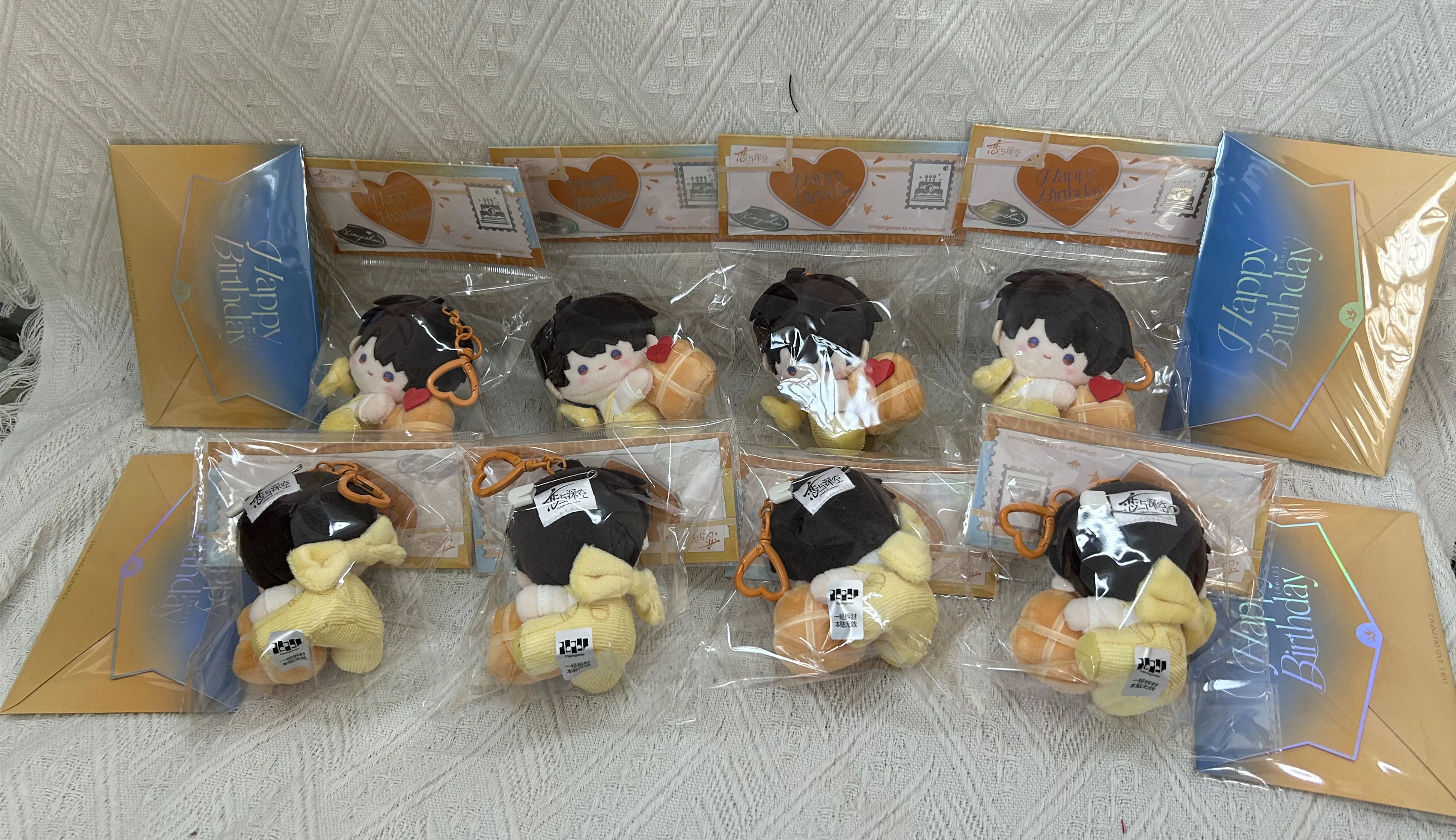 متوفر في المخزون الرسمي الحب والعميق كاليب محشوة بلوشيز دمية حقيبة سلسلة مفاتيح قلادة شارة بطاقة الصورة 2025 عيد ميلاد أنيمي لعبة