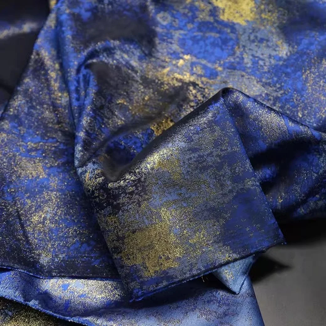 

Double-Sided Brocade Fabric Gold Pattern Fashion Designers Luxury Home Decor Fabric for Tailoring