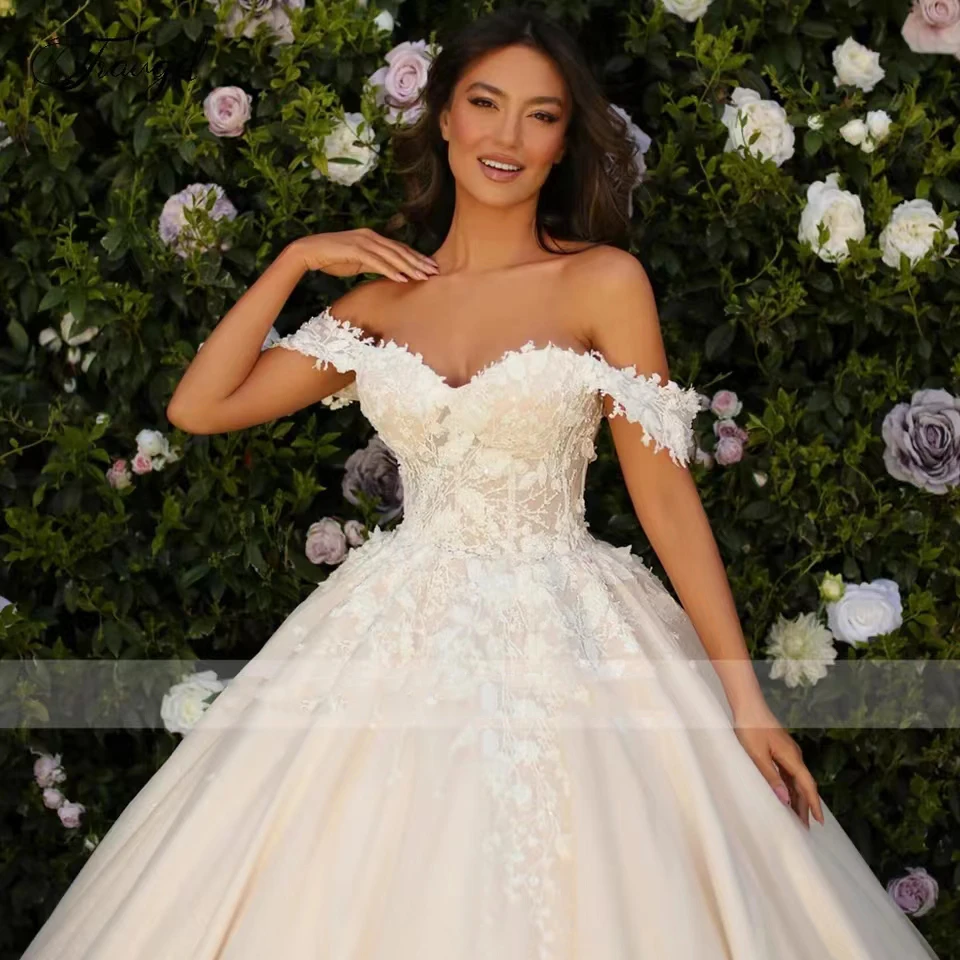 Robes de mariée A-ligne personnalisées pour femmes, appliques de dentelle sexy exquises, robe de princesse formelle, boule pour les patients, quelle que soit la chérie