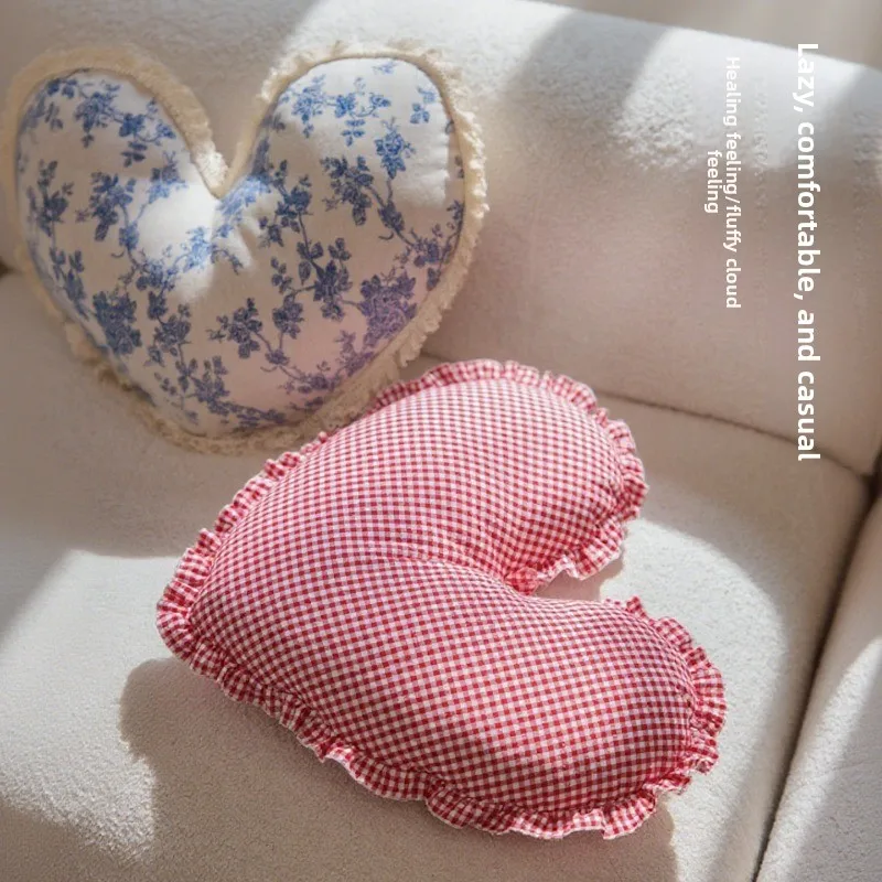 heart-shaped throw pillow light luxury high-end living room, sofa special-shaped love fabric pillow bedroom bedside backrest pad