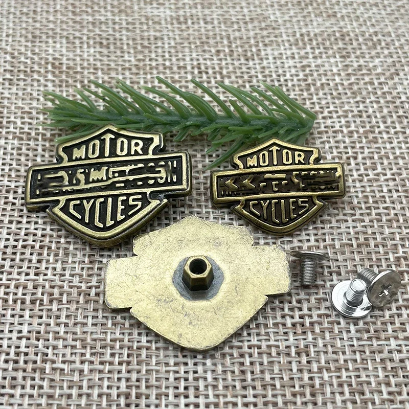 

2 Pcs Leather Conchos Decorations Buckle Screw Back Leather Crafting Concho for Leather Clothing Decorative Accessories