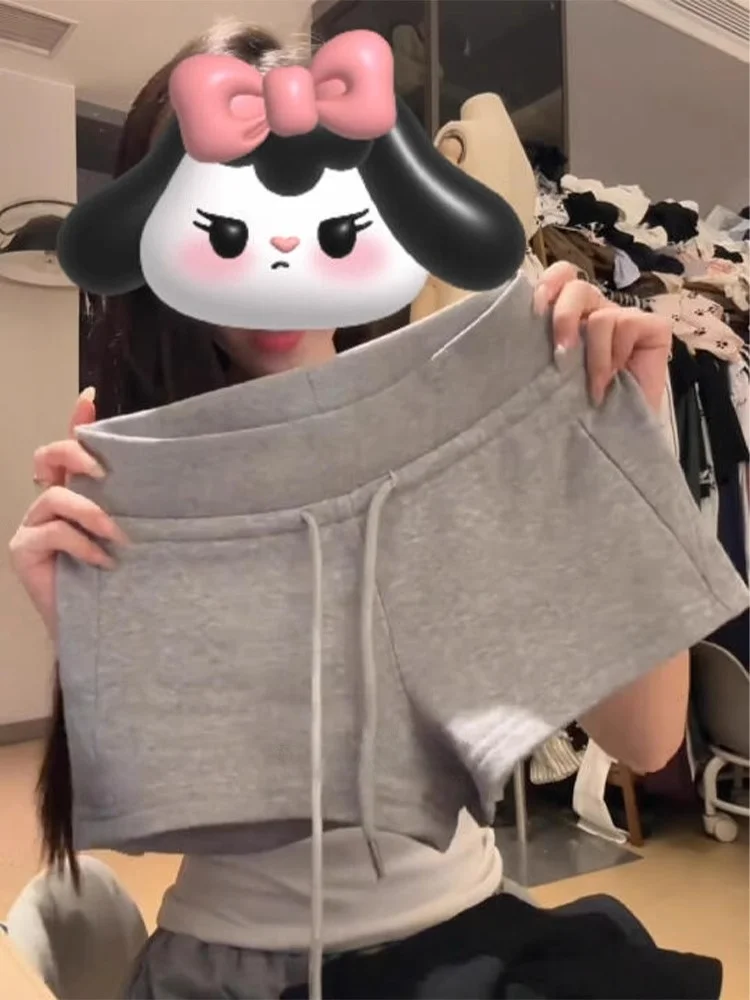

American Style Grey Low Waist Drawstring Sports Shorts Women Summer 2026 New Butt Lifting Slimming Casual Hot Pants