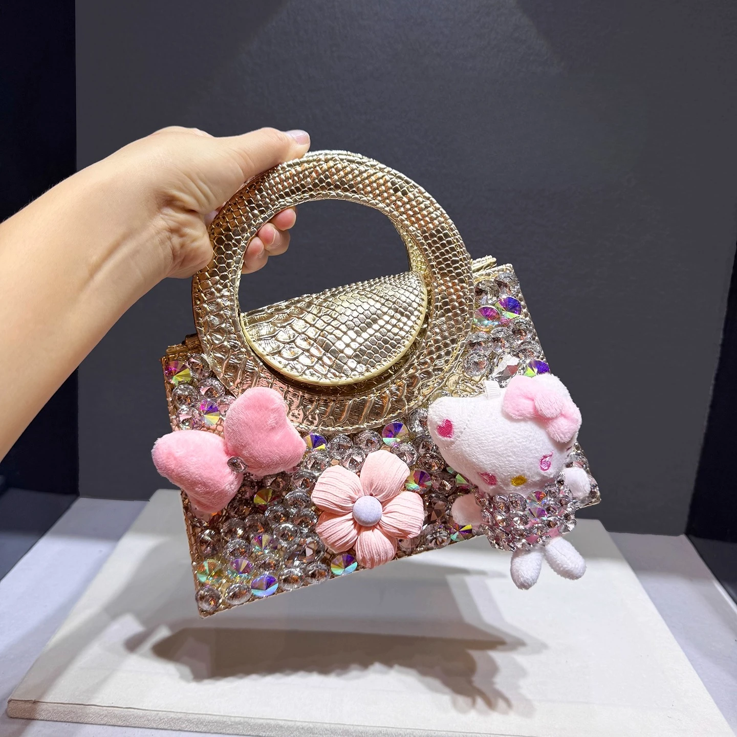 

Luxury Brand Fashion Exquisite Hand Carry Diagonal Body Rhinestone Bags for Women Hot Selling