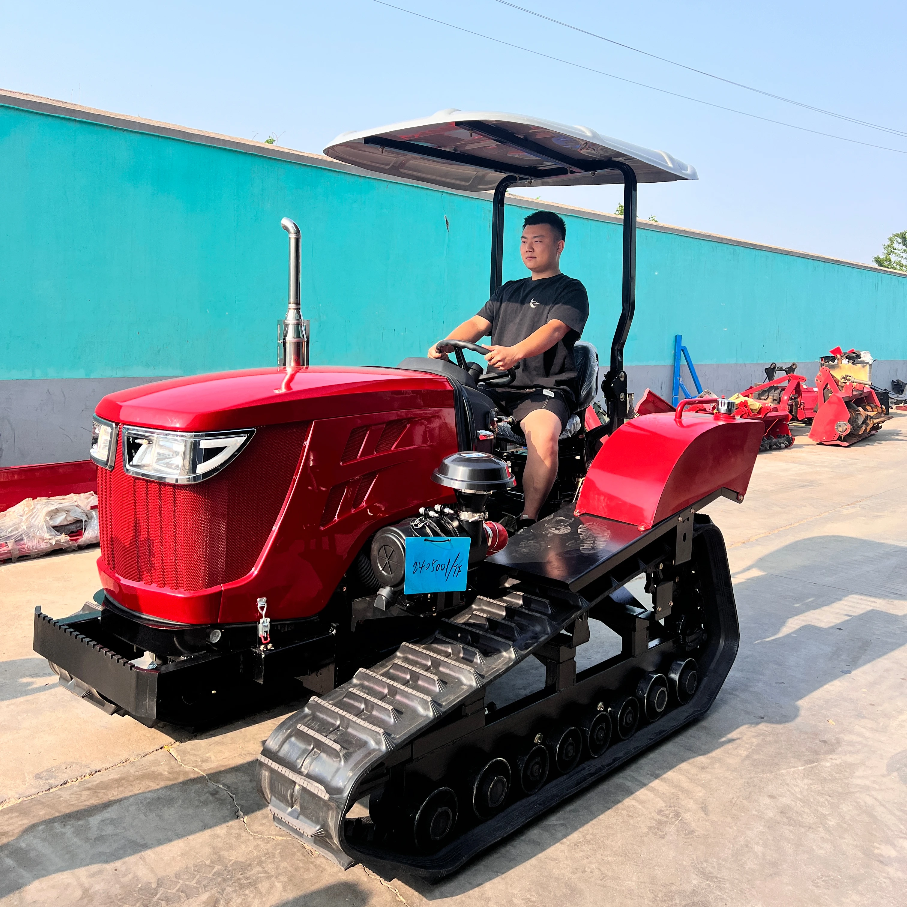 CE Certified 50hp Mini Crawler Tractors Dual-Purpose Agricultural Farm Equipment Rotary Tiller Cultivator for Water Land