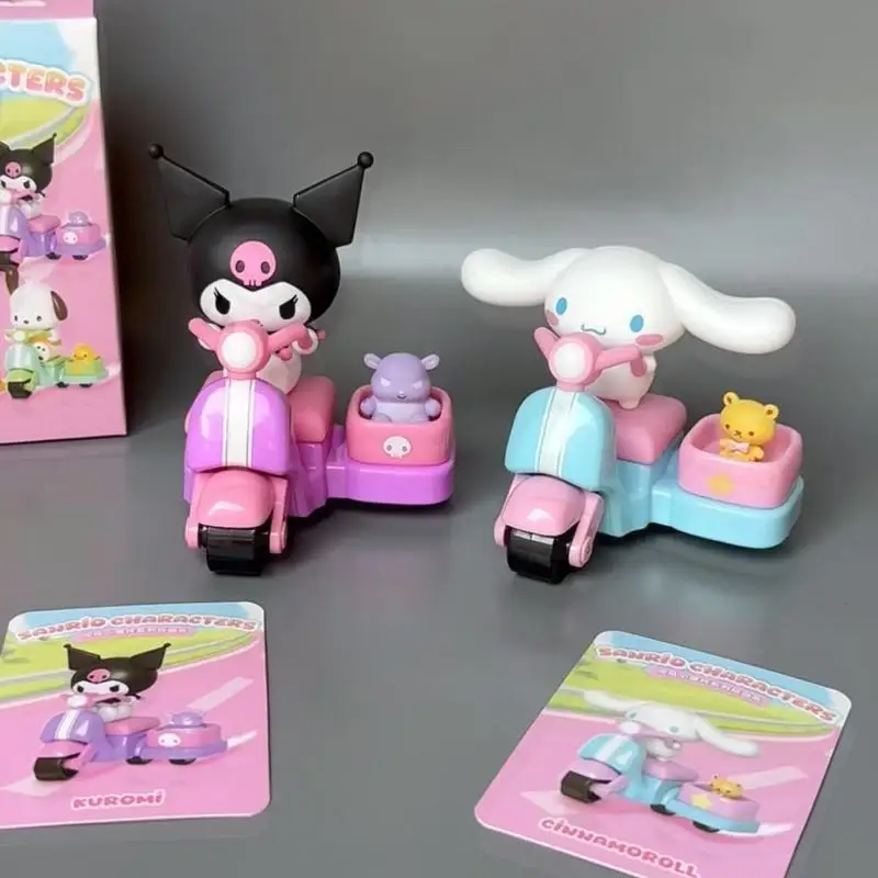 Mini caja ciega de la serie de motocicletas, juguetes Kawaii Hello Kitty Kuromi Cinnamoroll, adornos modelo, regalo de moda
