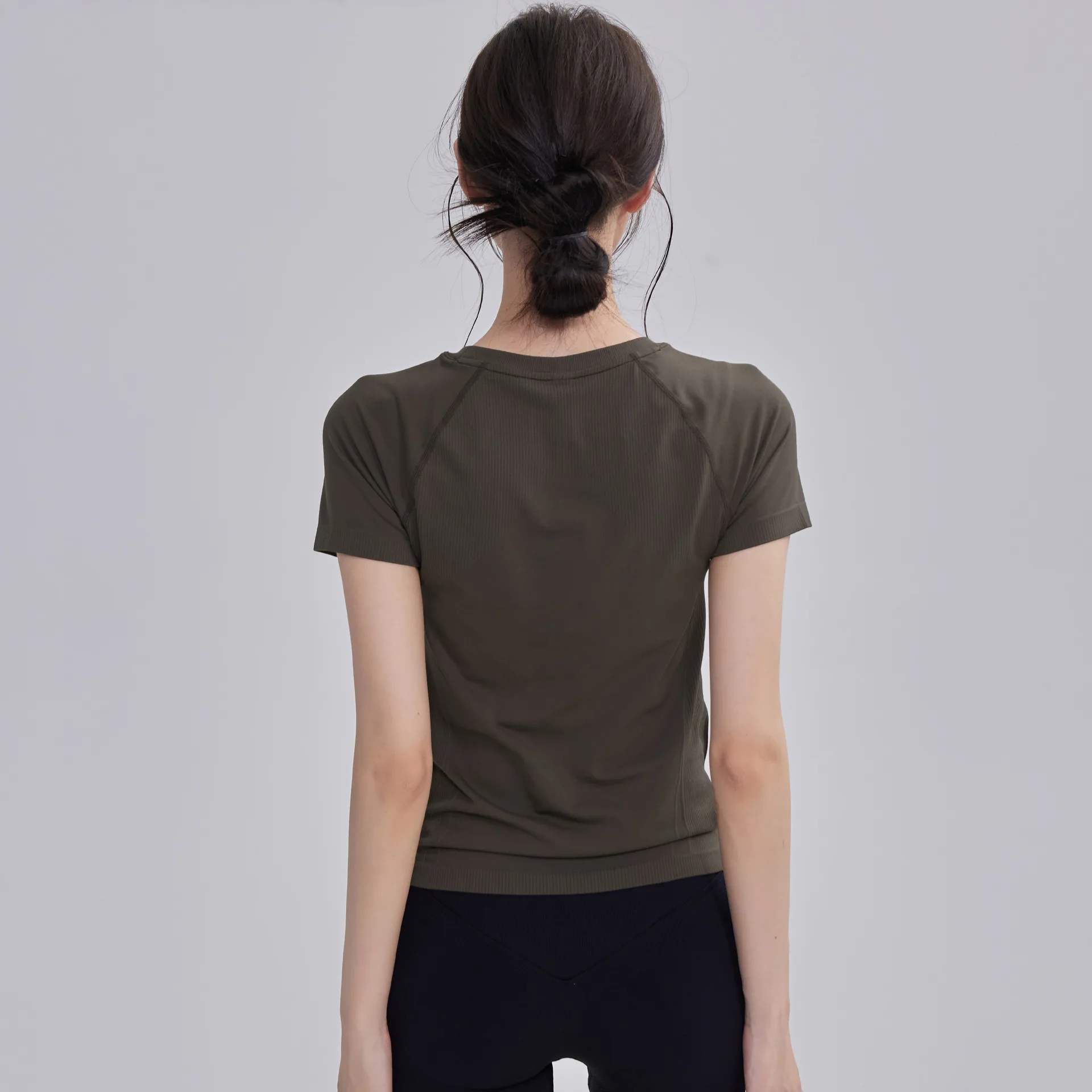 여성용 피트니스 스포츠 탑 퀵 드라이 러닝 트레이닝 여름 슬리밍 통기성 요가 스포츠웨어 상의