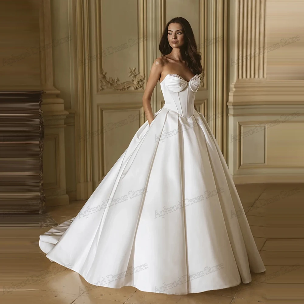 Robes De mariée charmantes en Satin, avec des Appliques De perles, sans bretelles, dos nu, Vintage, personnalisées, 2026