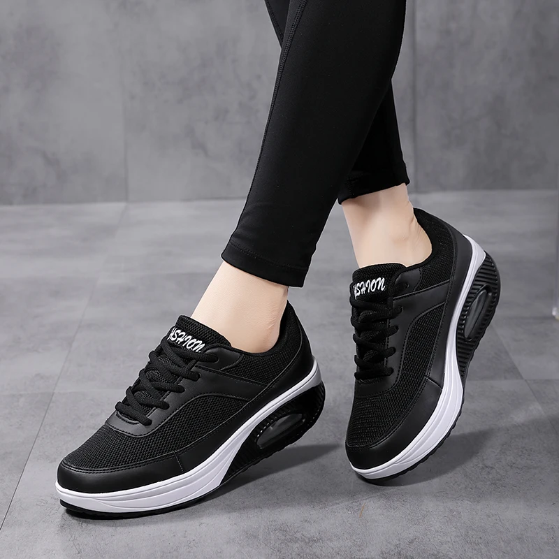 

Women's Sneakers New Thick Bottom Outdoor Hiking Comfortable Mesh Sports Loafers Lace Up Casual Vulcanized Shoes for Women