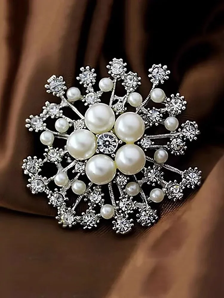 Luxury Snowflake Pearl Crystal Brooch Large Snowflake Flower Brooch Pins Fashion Exquisite Women's Jewelry