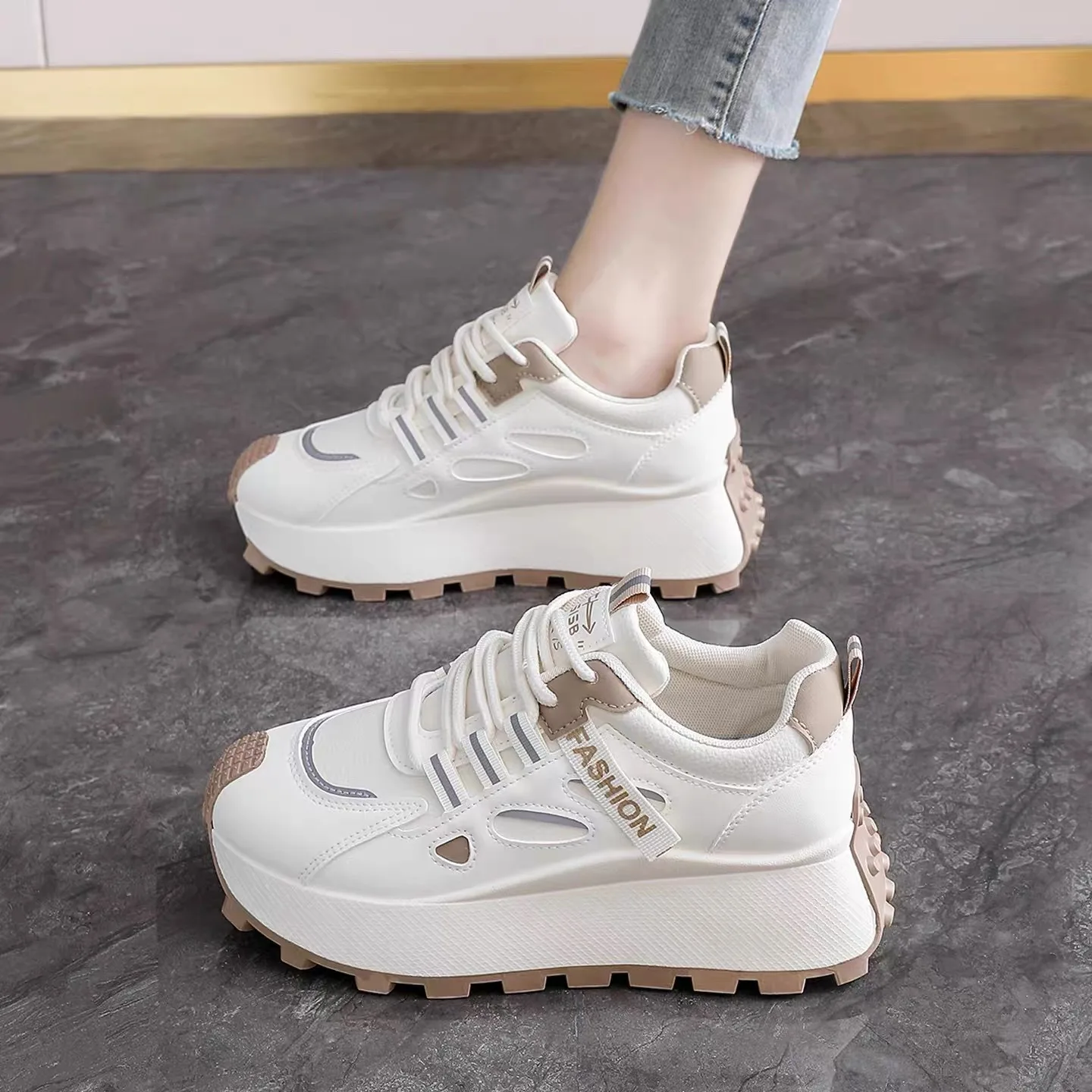 Women's Trendy Sports Shoes Spring Autumn Soft Soles Fashion Casual Breathable Mesh Upper Board Shoes