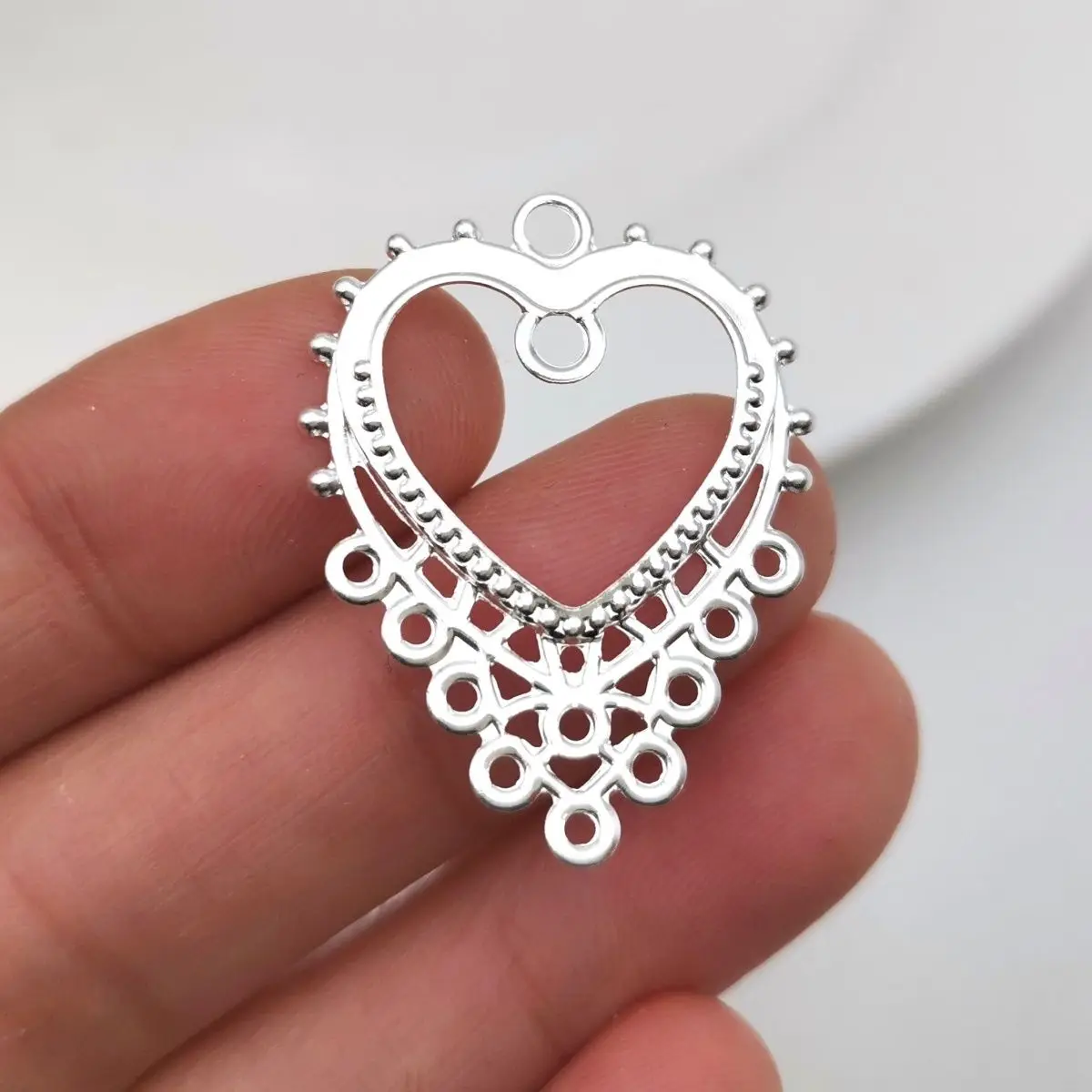 100 PCS 25*28mm Gold Color/Silver Metal Square Filigree Flowers Slice Pendant Charms Base DIY Jewelry Accessories