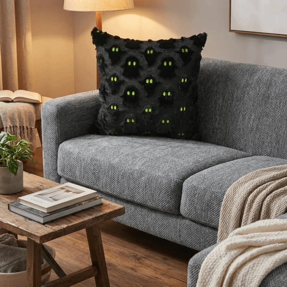 Soft Halloween Ghost Throw Pillow Covers Textured Skin-friendly Bat Pillow Covers Wear Resistant Thickened Cushion Covers