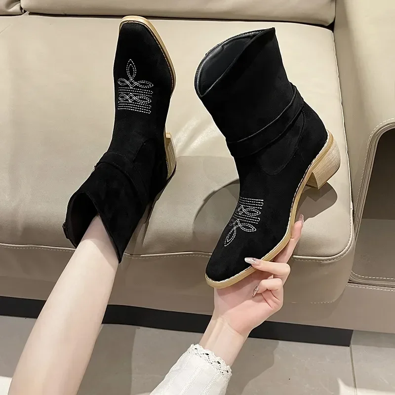 Vintage Embroidered suede ankle boots for Women  Autumn Low Heels Ankle Boots Woman Pointed Toe Thick Heeled Cowboy Botas