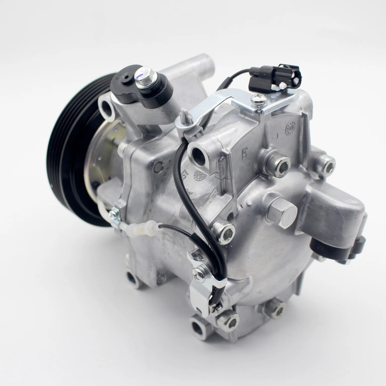 AC Compressor For  City 2014-, OEM 1007604853 SANDENE3904 Auto Ac Compressor Air Conditioner*