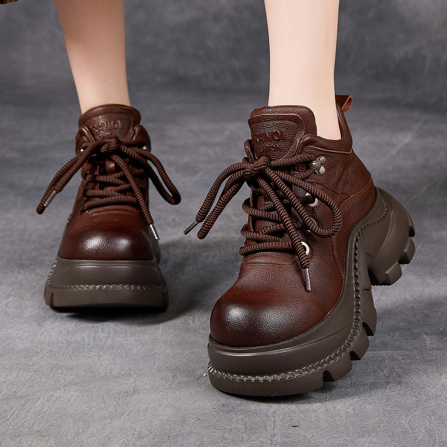 

GKTINOO/женские ботильоны, обувь на платформе, осенне-зимняя женская обувь из натуральной кожи, увеличивающая рост, на шнуровке, женские боты