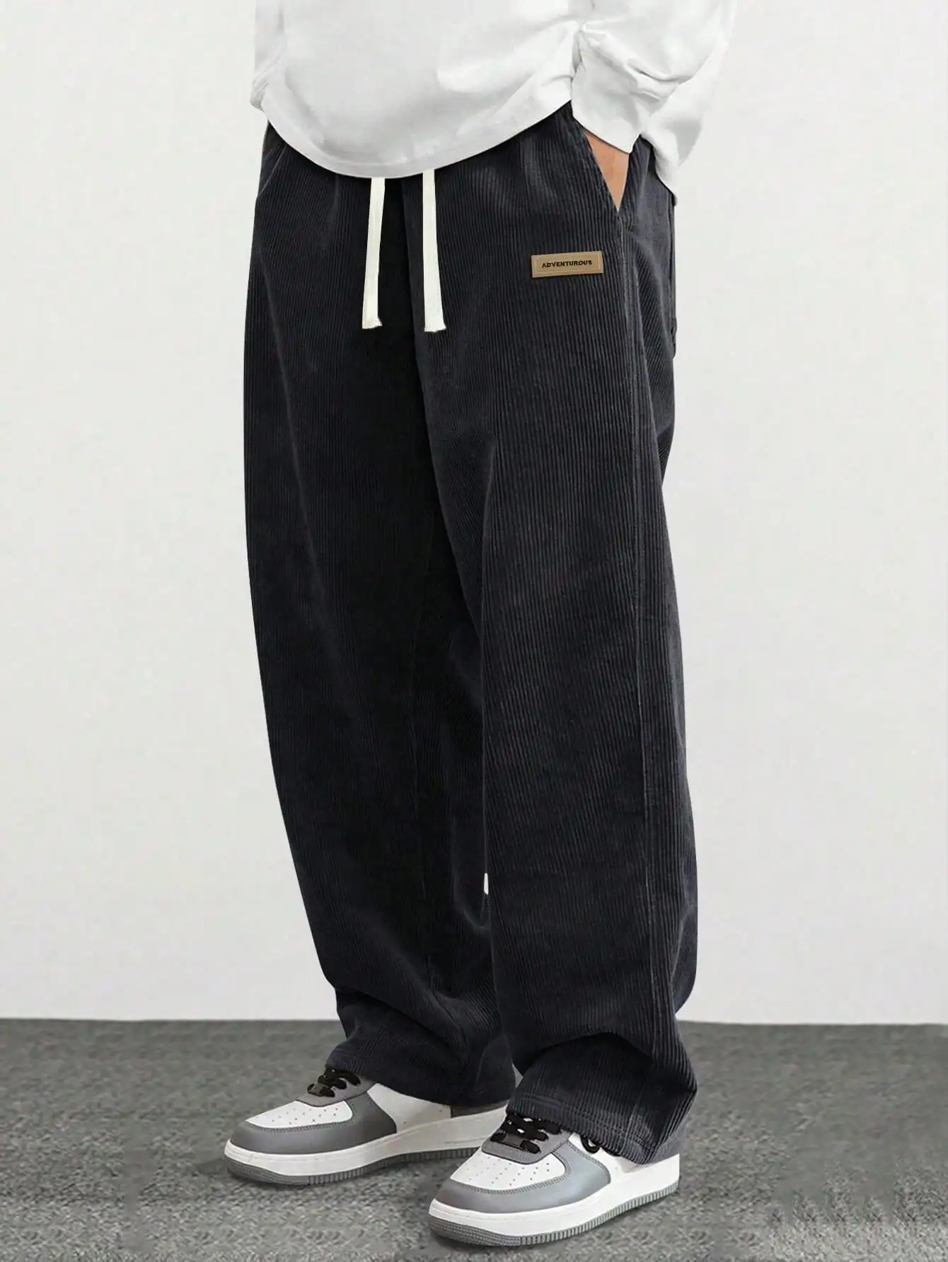 

Мужские вельветовые брюки прямого кроя с завязками на талии