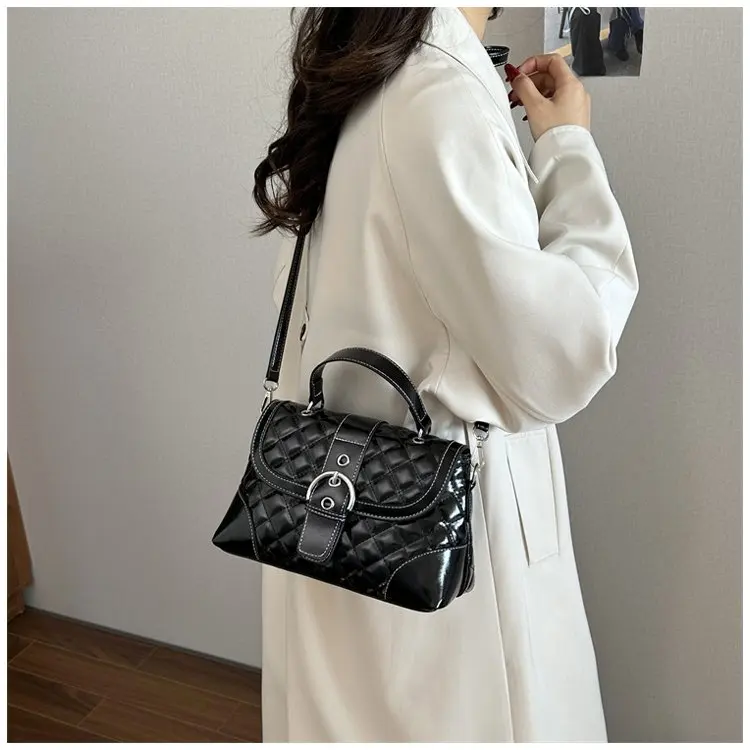 

Daily Casual White Woven Shoulder Bag Durable PU Leather Crossbody Purse Simple Top Handle Handbag for Modern Ladies