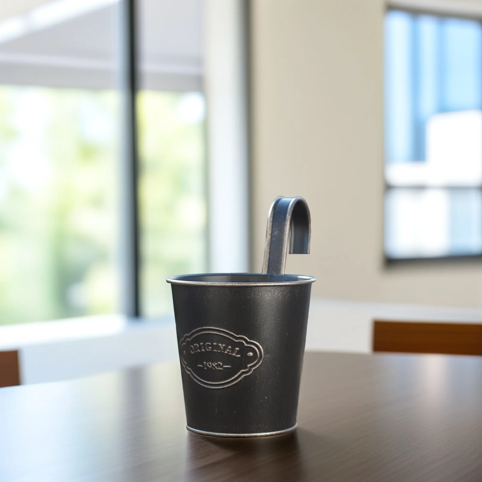 1 szt. Retro Metalowa Donica Wisząca na Ścianę, Ogrodowa, na Balkon, na Zewnątrz, Wiadro na Rośliny, Vintage Donica na Ogrodzenie