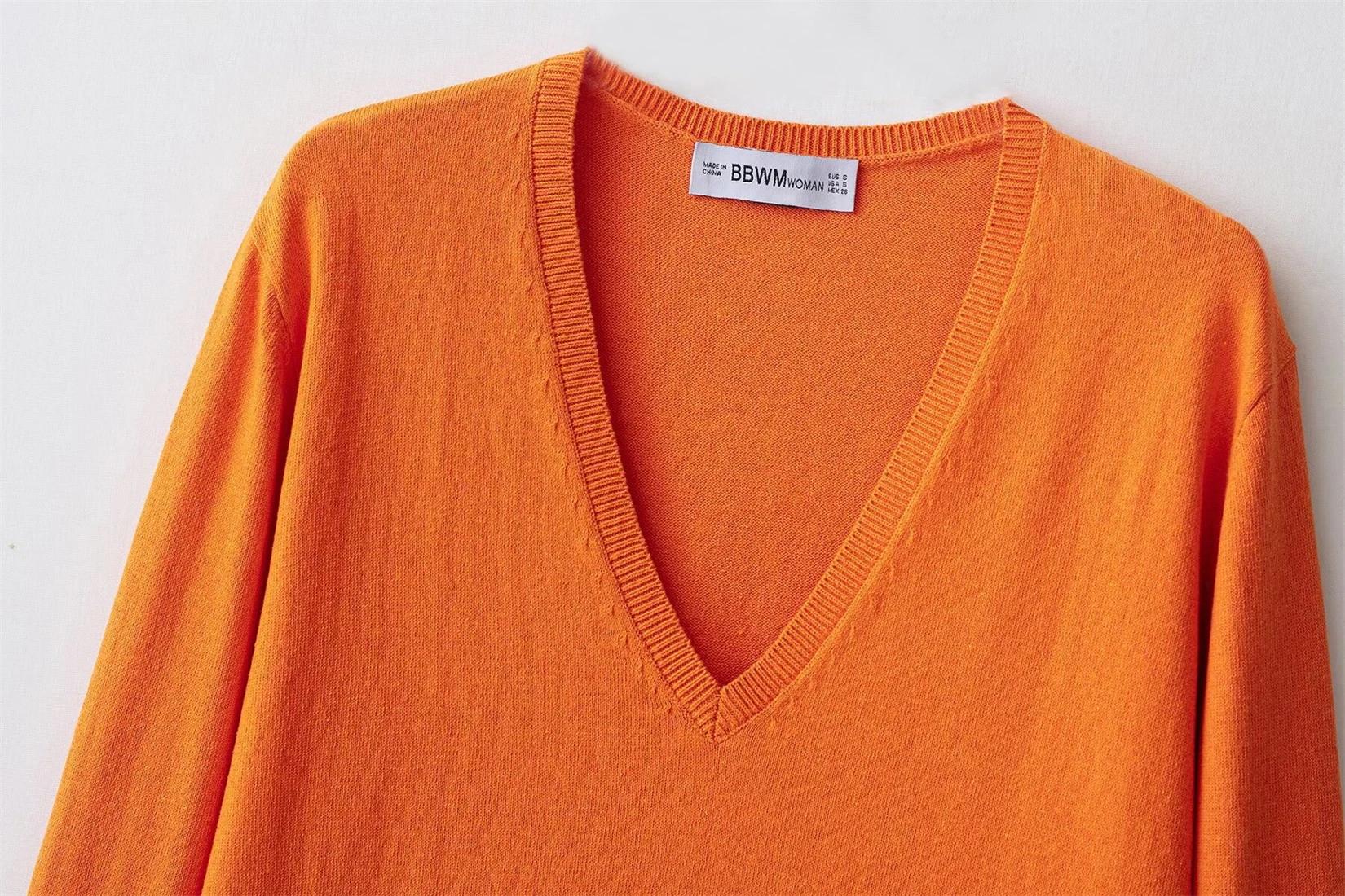 2025 여성용 브이넥 니트 풀오버 단색 패션 스톡니트 스티치 탑 신상품 - 컴포트 클래식 여성복