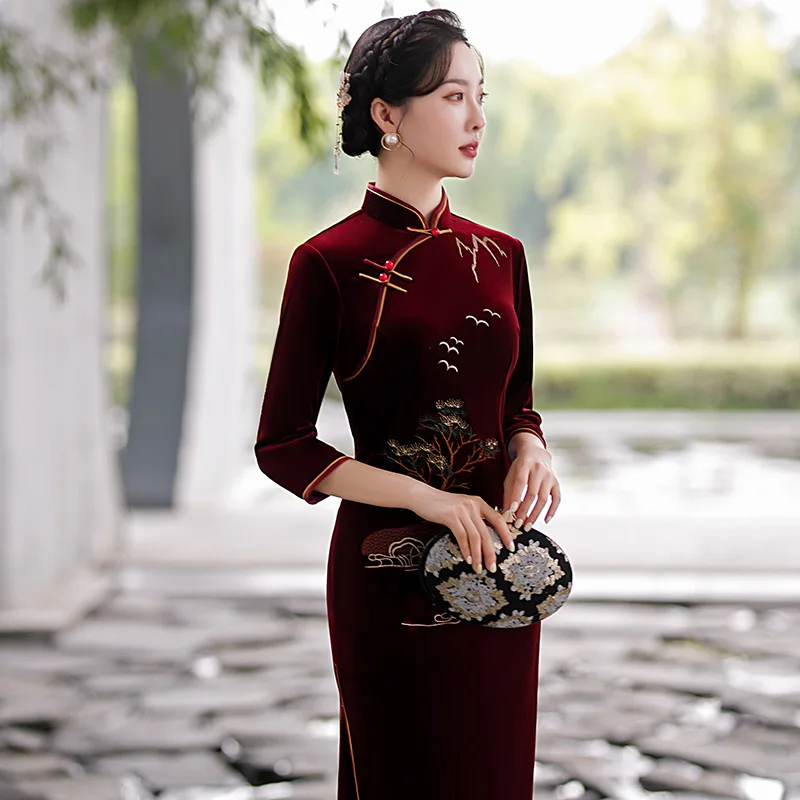 

Yourqipao 2023 Autumn Wine Red Stand-up Collar Cheongsam Catwalk Chinese Style Wedding Evening Dress Qipao for Women Mother